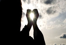 江南体育:雷特吉被换下后怒砸替补席,加帅:让他踢满90分钟是存在风险的.